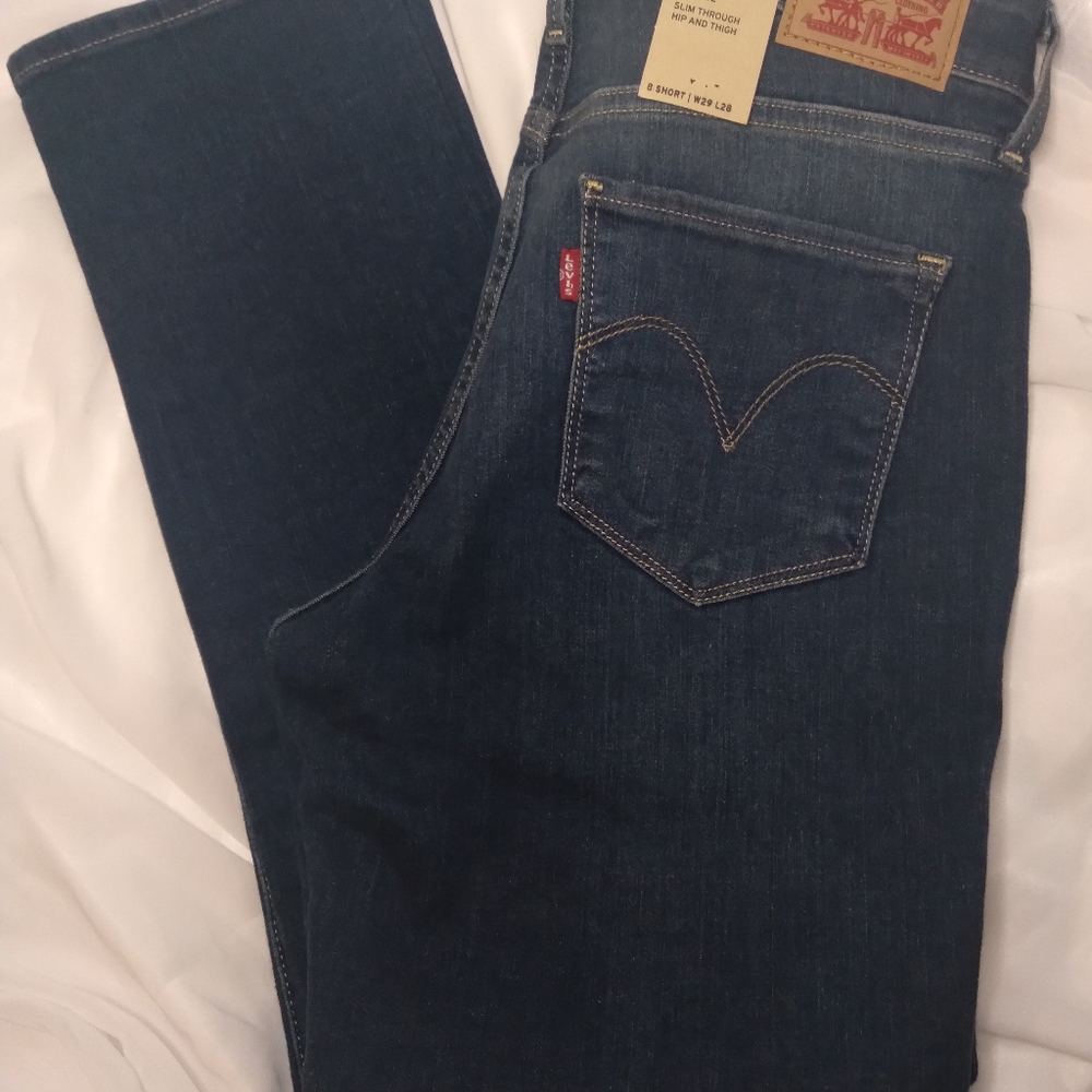 Brand new women's Levi's jeans
